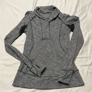 Lululemon Athletica light weight pullover size 6